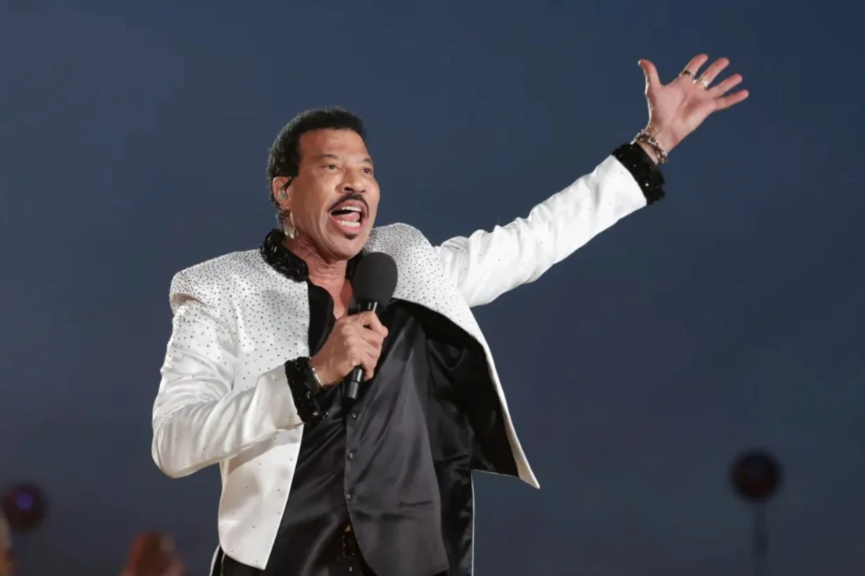 lionel richie plastic surgery